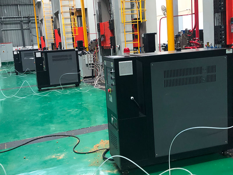 航天發(fā)動機尾噴管材料模壓成型油溫機案例